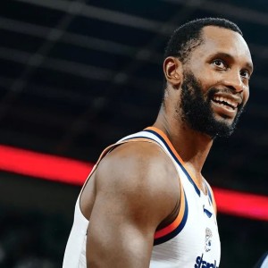 CBA常规赛：弗格25分&amp;amp;王哲林6分，上海半场54-45领先福建